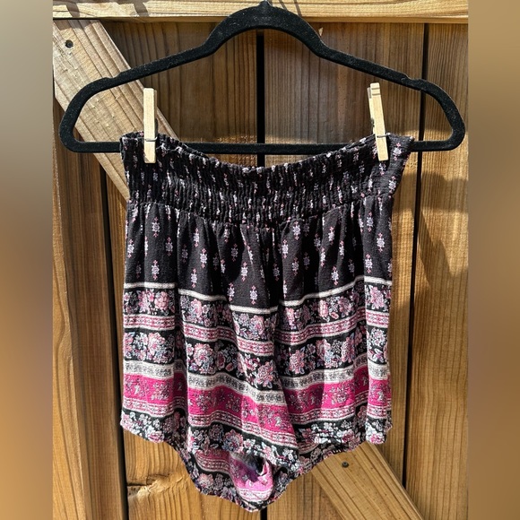 Polly & Esther Pants - Polly & Esther Boho Floral Flowy Print Shorts Black XS